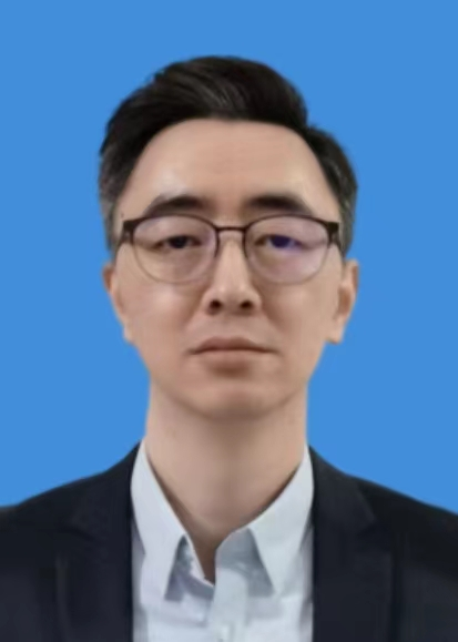 李巍.png
